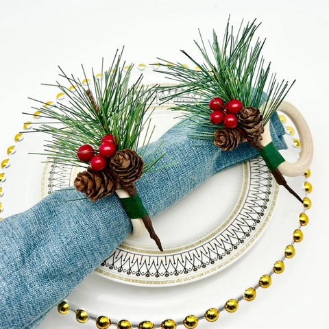 Wood Christmas Napkin Rings Artificial Pine Cone Red Berry Pine Needle Festive Table Decoration For Xmas Holiday Party