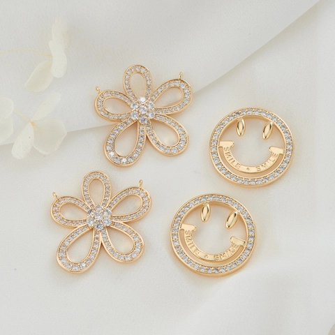 14K Oro Placcato Ottone Faccia Sorridente Fiore Ciondoli Con Strass per Fai da Te Gioielli Collana Accessori Donna