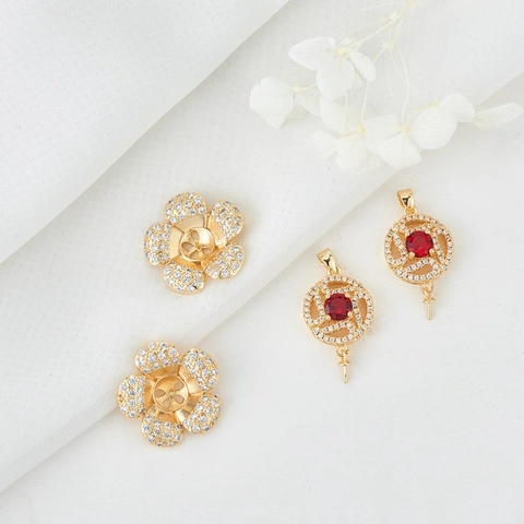 Luxus Vergoldetes Kupfer Kamelie Anhänger Basis Rohlinge Mit Strass Einlage Hohl Blume Rund Rahmen Verbinder Für DIY Ohrring Halskette Schmuckherstellung Zubehör