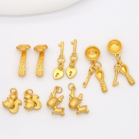 Vintage Messing 14K Vergoldet Nepal Sandgold Anhänger DIY Schlüssel Hirsch Eichhörnchen Blume Charms Schmuckherstellung Zubehör