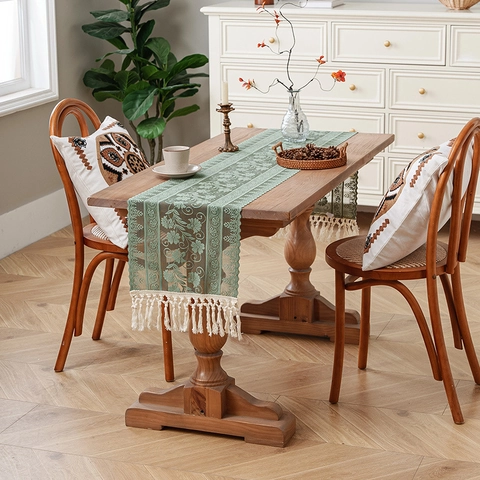 Chemin de Table Vintage en Dentelle Ajourée avec Pompons en Polyester Nappe Florale Pastorale pour Table à Manger