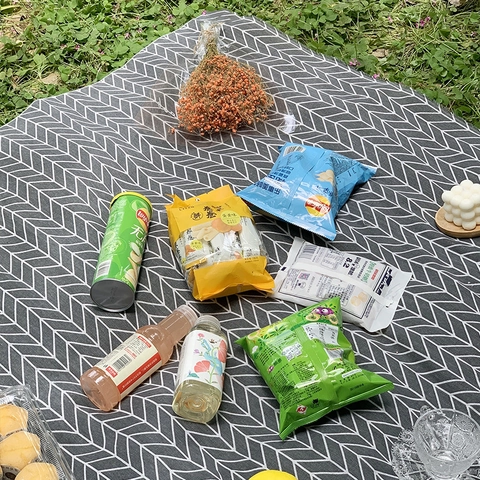 Draagbare Outdoor Picknickmat Waterdicht Polyester Visgraatpatroon Picknickdeken Voor Camping Gazon Lente-uitstapje Grijs Zwart