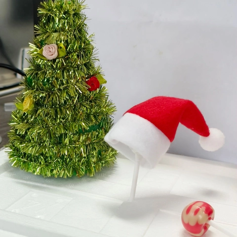 Mini Gorros de Navidad Para Decoración de Piruletas Rojo Blanco Tela No Tejida Pequeños Gorros de Papá Noel Para Fiesta Dulces DIY Decoración
