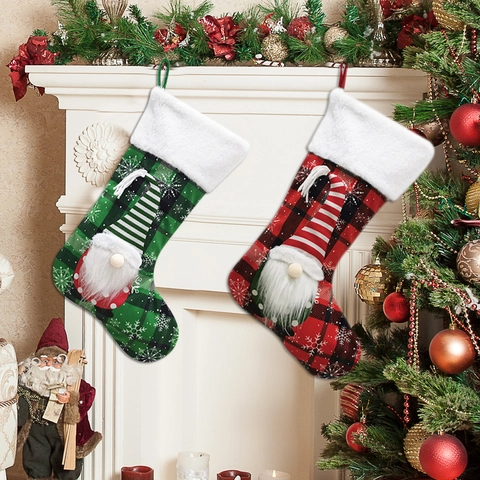 Großer Weihnachtsstrumpf Mit 3D Gesichtsloser Zwerg Karo Muster Schneeflocke Druck Aufhängbare Geschenktüte Für Zuhause Deko