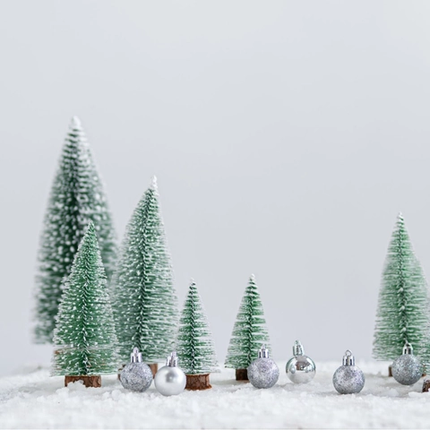 Mini Künstlicher Weihnachtsbaum Mit Verschneiten Kiefernnadeln Und Holzsockel Für Tischdeko Weihnachtsfeier Ornament