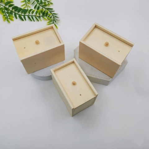 Halloween Wooden Prank Box Surprise Scare Box With Jumping Spider Inside Natural Wood Gag Gift For Kids Adults Fun Toy
