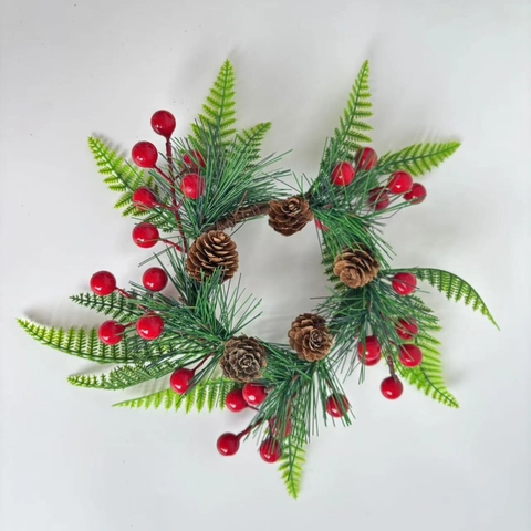 Couronne de Noël Artificielle Anneau de Bougie Avec Baies Rouges Aiguilles de Pin Pommes de Pin Pour Décoration de Table