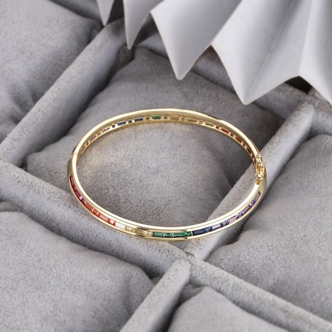 Bracelet Jonc de Luxe en Cuivre Zirconia Cœur Ours pour Femme Plaqué Or Zirconia Arc-en-ciel Design Bambou Bracelet Ouvert Bijoux de Mode