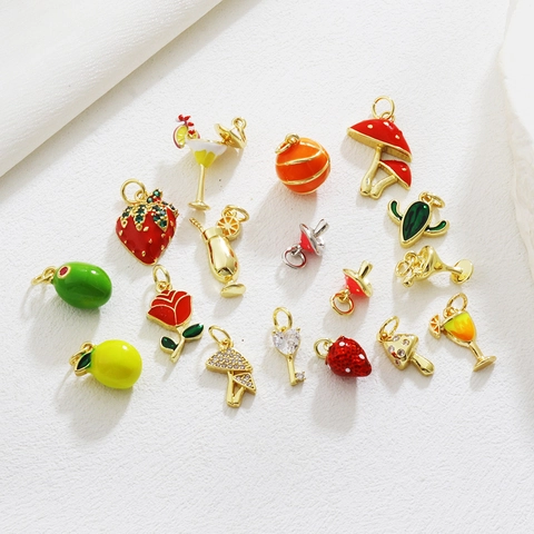 Mini Pendentifs en Cuivre DIY Forme Fruit Champignon Fraise Cocktail pour Création de Bijoux Bracelet Collier Fait Main Charms Design Unique