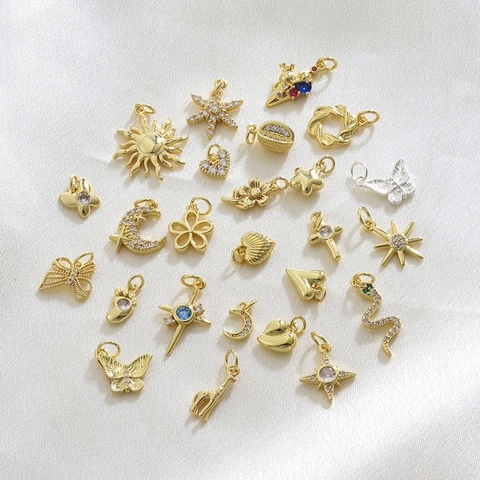 Mode Vergoldete Kupfer Anhänger Strass Eingelegt DIY Charms Für Halsketten Armbänder Schmuck Stern Mond Herz Schmetterling Kreuz Giraffe Formen