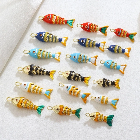 Pendentif Carpe Koï en Cuivre Émaillé à la Main Charme Animal Multicolore pour Fabrication de Bijoux DIY Collier Bracelet