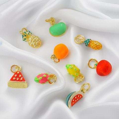 Colgante de Esmalte de Frutas de Cobre Bañado en Oro 18K Sandía Piña Fruta del Dragón Chile Accesorios Joyería DIY