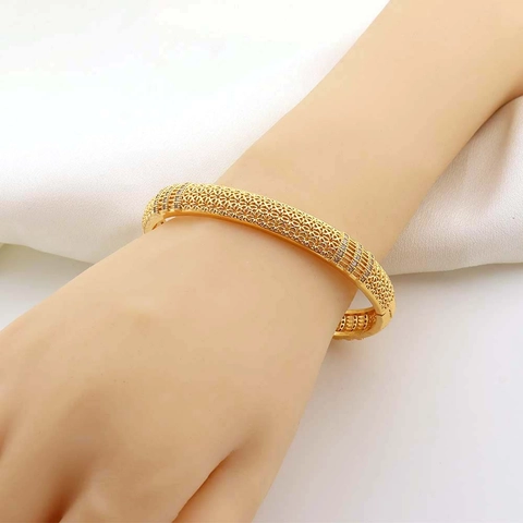 18K Vergulde Koperen Armband Voor Dames Holle Bloem Strass Indiase Bruid Sieraden Dubai Etnische Sieraden Met Scharniersluiting