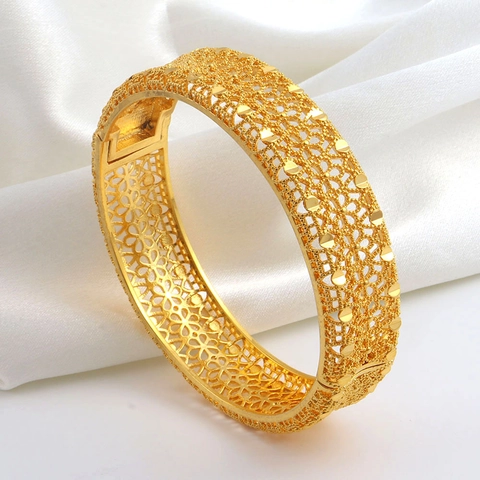 Dubai Stijl 24K Verguld Koperen Brede Armring Voor Vrouwen Hol Bloemen Snijwerk Etnische Mode Sieraden Pols Accessoire