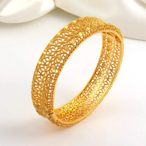 Dubai Stijl 24K Verguld Koperen Brede Armring Voor Vrouwen Hol Bloemen Snijwerk Etnische Mode Sieraden Pols Accessoire