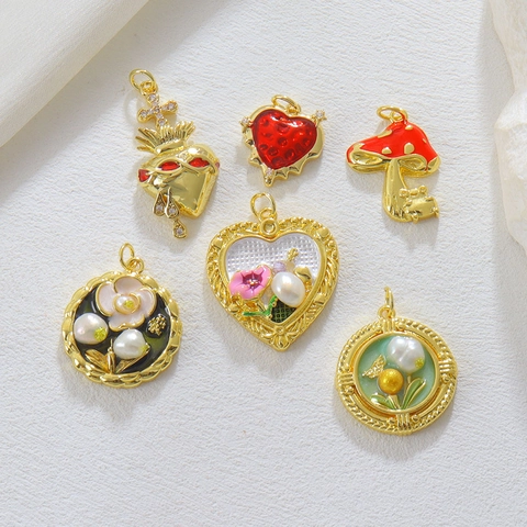 Colgantes Barrocos de Cobre Chapados en Oro 18K Esmalte Corazón Hongo para Collar DIY Accesorios Joyería Mujer