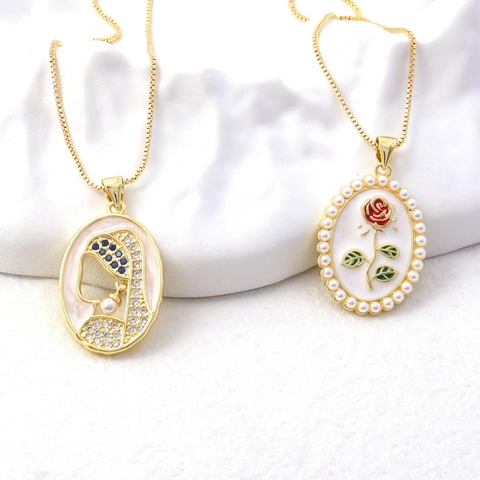 Collar con Colgante de Cobre Chapado en Oro de 18K Vintage para Mujer Rosa de Esmalte Retrato Good Luck Zirconia Perla Artificial Joyería