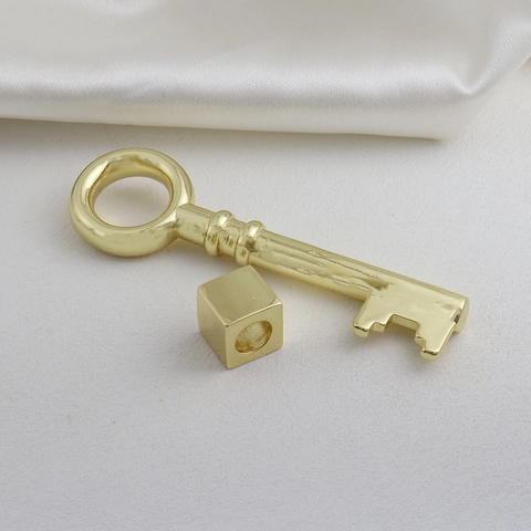 Copper Oversized Key Pendant And Geometric Cube Metal Bead Gold Plated Jewelry Making Components For DIY Fashion Necklaces