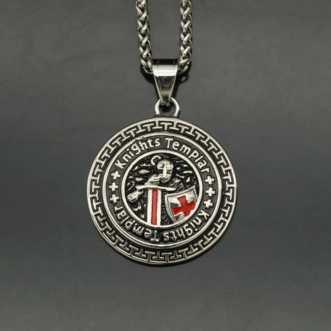 Colgante Caballero Templario Vintage de Acero Inoxidable Cruz Escudo para Hombre Redondo Medieval Esmalte Rojo Relieve Sin Cadena