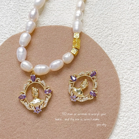 French Vintage Relief Hollow Portrait Pendant Copper Gold Plated Rhinestone Inlaid Pendants For DIY Jewelry Necklace
