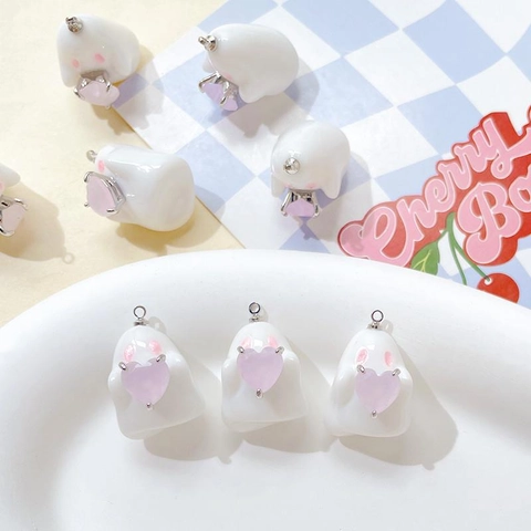 Cute Ghost Holding Heart Resin Pendant DIY Jewelry Accessory For Necklace Bracelet Halloween Monster Decorative Charm