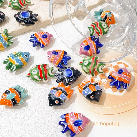 Perline in Ceramica Dipinte a Mano Pesci Tropicali Colorate a Forma di Animale per Creazione Gioielli Bracciali Collane Fai da Te