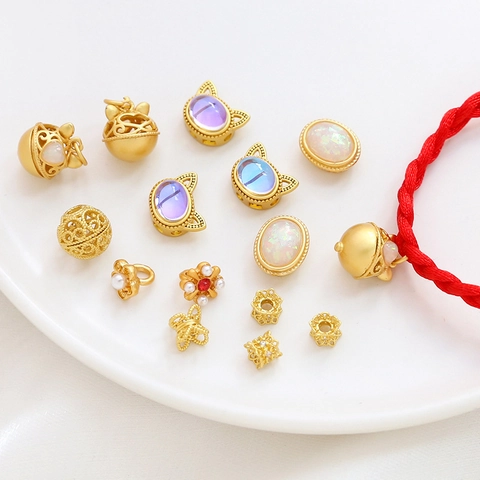 Cuentas y Colgantes de Aleación Dorada con Flores Huecas para Creación de Joyas DIY con Perlas Artificiales y Strass Accesorios