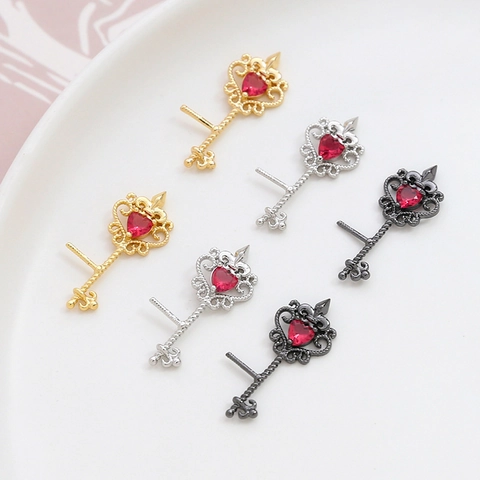 Orecchini a Bottone a Forma di Chiave Cuore Barocco Vintage in Rame Placcato Oro Zirconia Rosso Gioielli Traforati per Donna