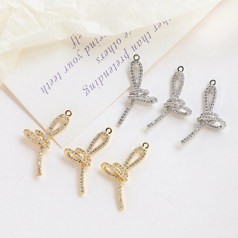 Pendentif Nœud Papillon en Cuivre Plaqué Or avec Zirconia pour Accessoires de Création de Bijoux DIY Charme de Nœud pour Boucles d'Oreilles Collier