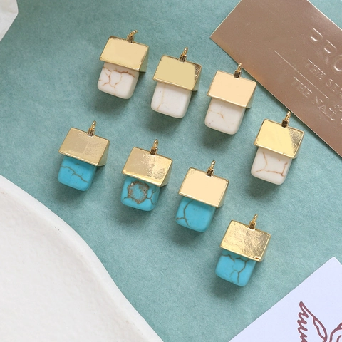 Ciondolo a Forma di Piccola Casa in Rame Placcato Oro Imitazione Turchese Pietra Bianca Accessorio per Gioielli Fai-da-te per Collana Bracciale