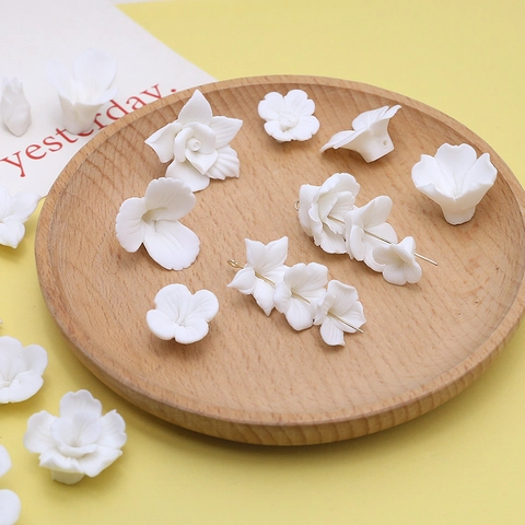 White Ceramic-Look Resin Flower Beads For DIY Jewelry Making Handmade Earring Hairpin Accessories Simulated Peach Blossom Floral Beads