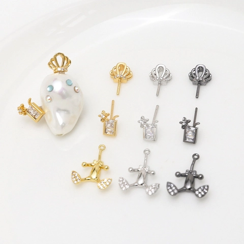 Breloques en Cuivre Plaqué Or avec Zirconia Couronne Étoile Chien Ballon pour Collier Bracelet Boucles d'Oreilles DIY