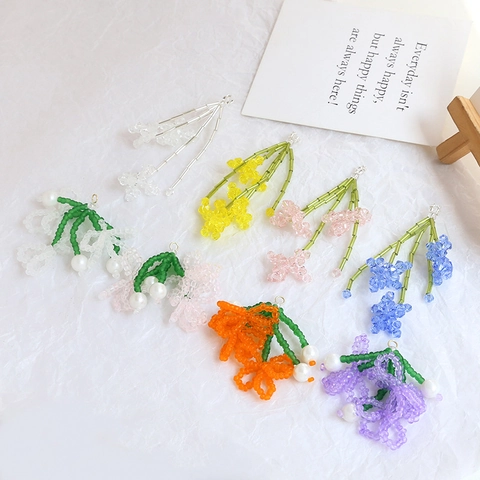 Ciondolo a Forma di Fiore con Perline Fatto a Mano per Creazione Gioielli Accessorio per Orecchini e Forcine