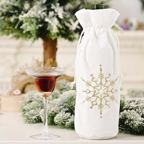 Funda para Botella de Vino Navidad de Terciopelo Blanco Con Bordado Copo de Nieve Oro Plata Perlas Artificiales Bolsa Regalo Decoración Mesa