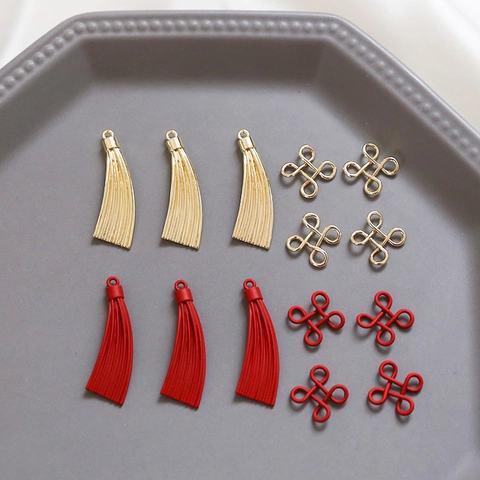 Pendenti Vintage in Lega con Nodo Cinese e Nappine per Creazione di Gioielli Fai da Te Rosso Opaco Oro Lucido Accessori per Orecchini