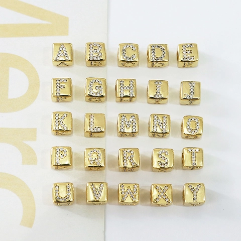 Perline a Cubo con Lettere dell'Alfabeto Placcate in Oro con Zirconia Intarsiata Perline Charm Cubiche per Creazione di Gioielli DIY