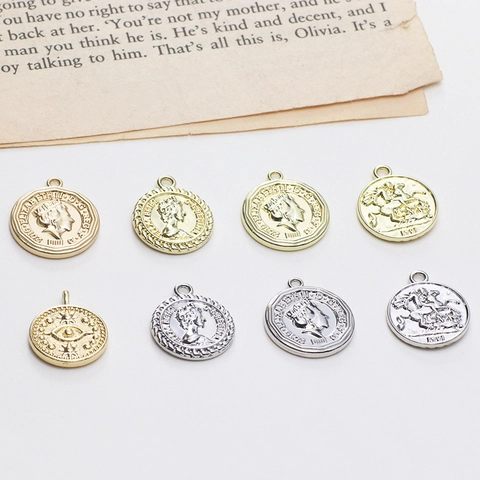 Vintage Alloy Elizabeth II Portrait Coin Pendant Electroplated Retro Round Disc Evil Eye Charms For Jewelry Making DIY Accessory