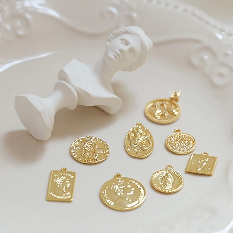 Vintage Alloy 18K Gold Plated Coin Pendant Relief Portrait Floral Star Charm For DIY Jewelry Earrings Making Accessory
