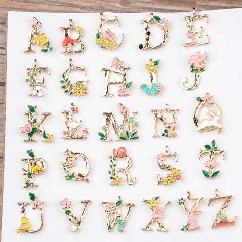 Colgantes de Letras del Alfabeto de Aleación de Esmalte Chapados en Oro con Iniciales Florales para Joyería DIY