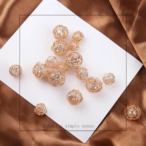 Cuentas Redondas Envueltas en Alambre Dorado Metálico Hueco Incrustadas con Perlas Artificiales Strass para Hacer Joyas Pendientes
