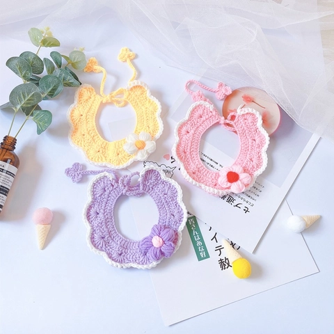 Bavoir Collier pour Animaux de Compagnie au Crochet Fait à la Main pour Chiens Chats Fil Doux Tricoté Fleur Collier pour Chien Style Pastoral Mignon Écharpe de Cou pour Chiot