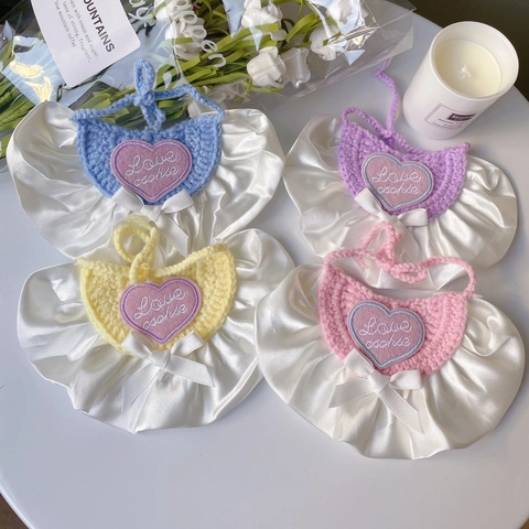 Süßes Prinzessinnen-Stil Haustier Lätzchen Sabbertuch Für Katzen Kleine Hunde Herz Stickerei Häkeln Baumwolle Satin Rüschen Schleife Halsband Accessoire