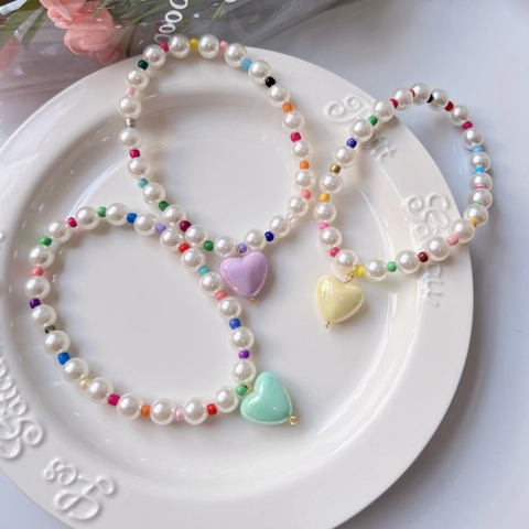 Lindo Collar para Mascotas con Corazón Perla Artificial Colorido Estilo Dopamina Collar Ajustable para Gatos Perros Pequeños Cachorros Joyería para Gatitos Accesorios Decorativos