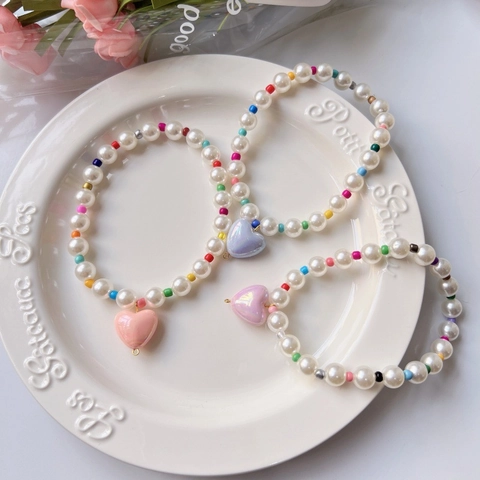 Lindo Collar para Mascotas con Corazón Perla Artificial Colorido Estilo Dopamina Collar Ajustable para Gatos Perros Pequeños Cachorros Joyería para Gatitos Accesorios Decorativos
