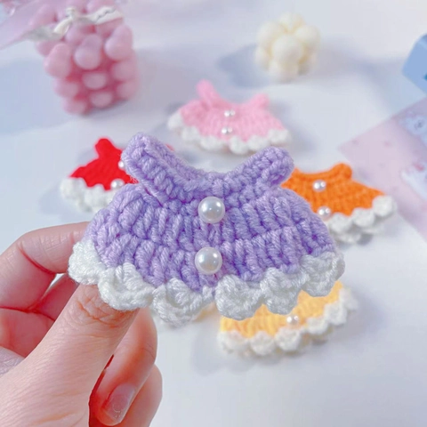 Handmade Crochet Knitted Doll Dress With Artificial Pearl Decoration Cute Plush Toy Clothes Mini Wavy Edge Skirt For Dolls