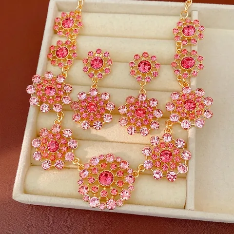 Conjunto de Joyas de Collar y Pendientes Redondos Huecos de Aleación de Lujo Vintage para Mujer Joyería de Cadena de Clavícula Estética de Lujo Ligero