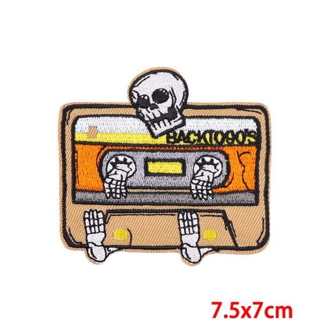 Parche Bordado Punk Calavera DIY Termoadhesivo para Coser en Ropa Chaquetas Mochilas Sombreros Estilo Gótico Vintage Insignia