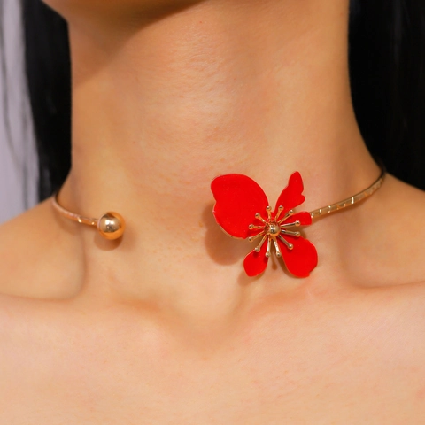 Vintage Floral Choker Necklace for Women Luxury Enamel Flower Petal Open Torque Neckband Gold Plated Handmade Holiday Jewelry Gift