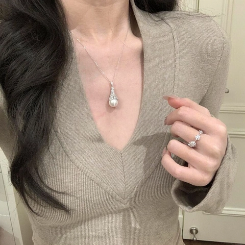Elegante Legierung Zirkonia Fächerförmige Künstliche Perle Anhänger Halskette Für Damen Leichte Luxus Schlüsselbeinkette Schmuck