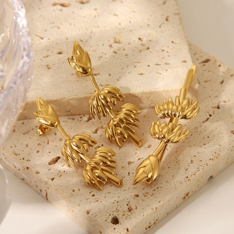 Stainless Steel Gold Plated Banana Shape Jewelry Set Creative Fruit Design Stud Earrings And Hair Clip For Women Unique Accessory